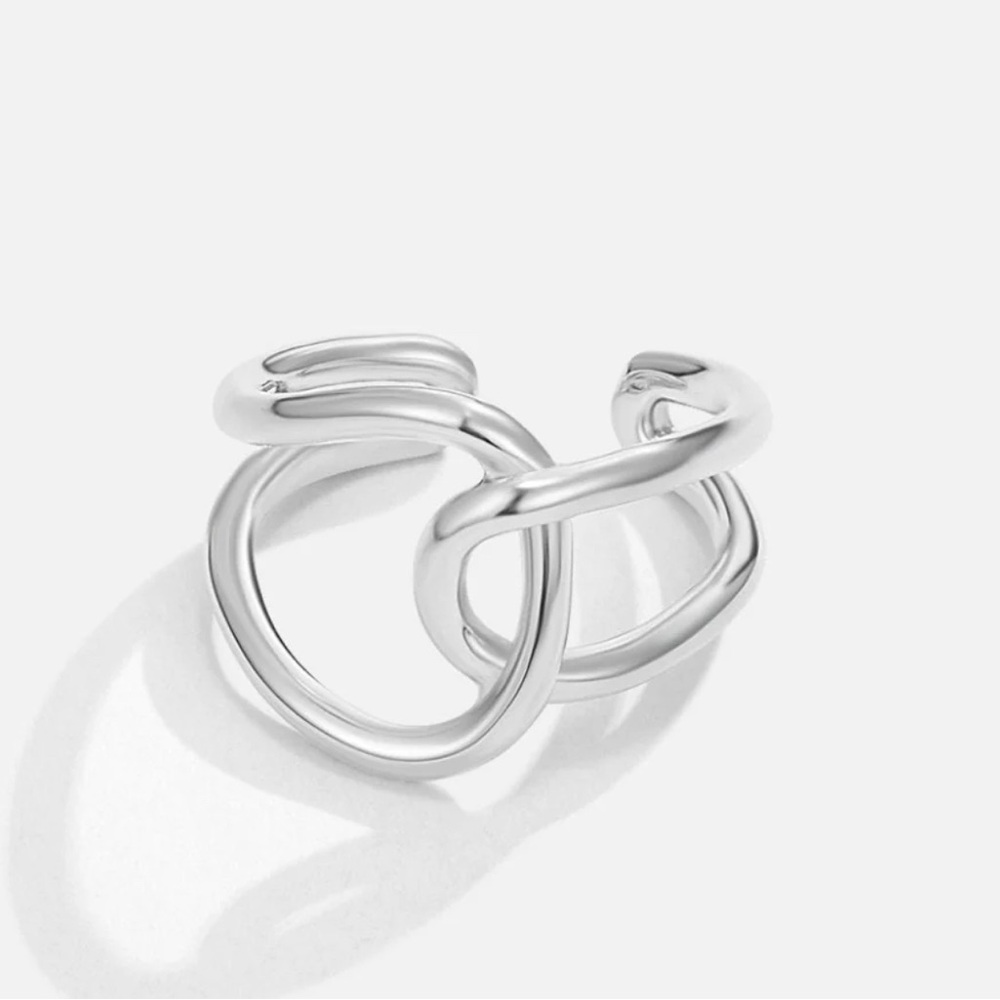 Astrid Stylish Silver Intertwined Ring by Beautiful Earth. NWT. Adjustable size